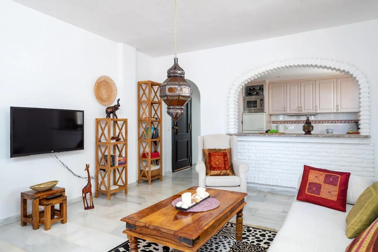 Hillside Flat With Pool In Calahonda By Costarentals - Ref 135 Sitio de Calahonda Apartment