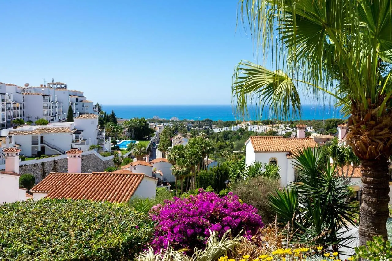 Hillside Flat With Pool In Calahonda By Costarentals - Ref 135 Sitio de Calahonda